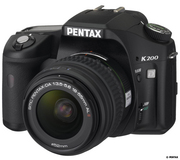 Продаю зеркальный фотоаппарат Pentax k200d
